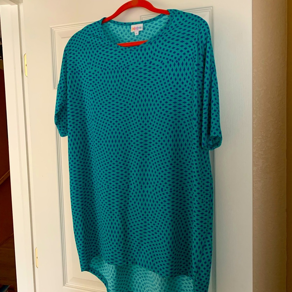 LuLaroe Ladies Top Size S